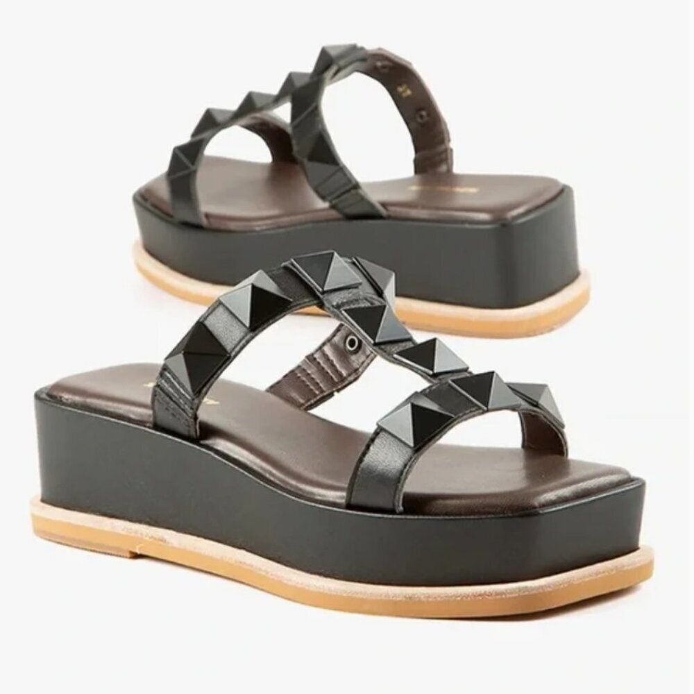 All Black Pyramid T-Strap Platform Square Toe Studded Sandals Matte Black Sz 40